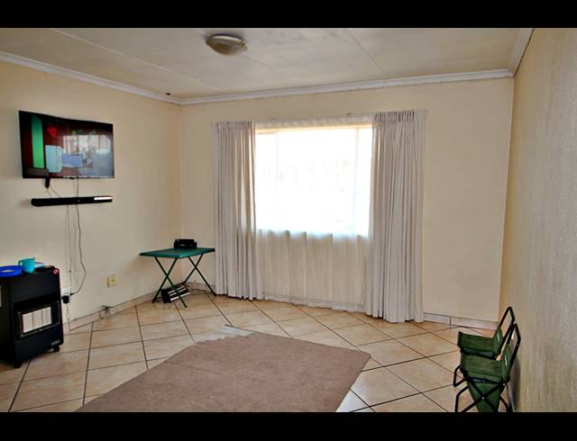2 BEDROOM APARTMENT FOR SALE IN EDLEEN